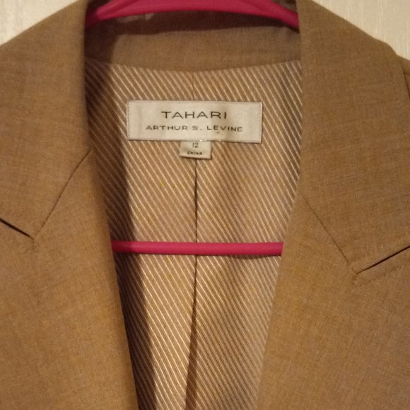 Blazer - Picture 2 of 3